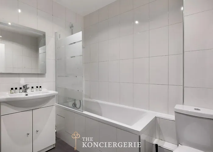 Appartement Avec 3 Dans Le Marais *