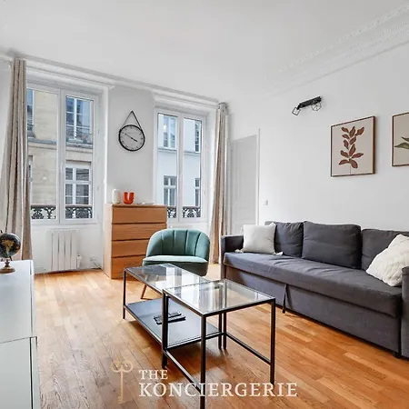 Apartment Avec 3 Dans Le Marais *